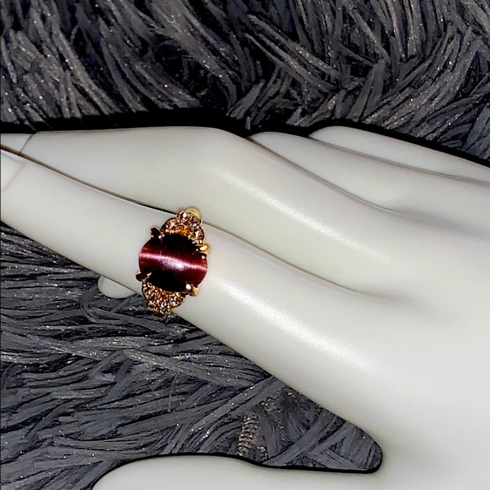 Color Vintage Cat’s Eye Stone Opal